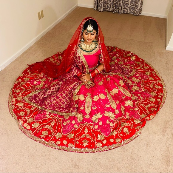 Indian wedding dress, full flare with hand embroidry & come with red net dupatta - Picture 1 of 5